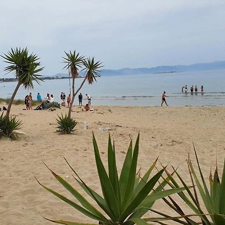 Blue Air Apartment 1Minute From Sea, 15 Min From The Airport Artemis City Center Exteriör bild